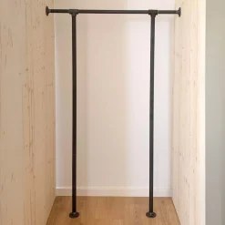 Bøjlestang MIA sort med hylde - Bestil på specialmål (hylden er ikke vist på billedet)