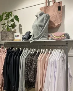 Tøjstativ EMMA sølv med hylde